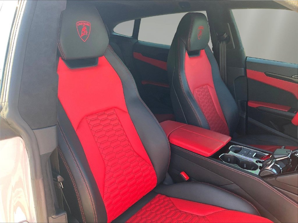 Used 2022 Lamborghini Urus AWD/4WD image 28