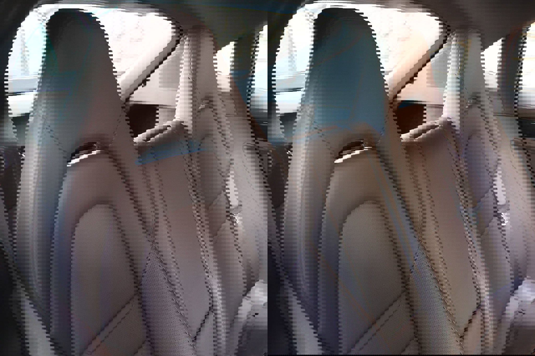 Used 2018 Porsche Panamera 4 image 15