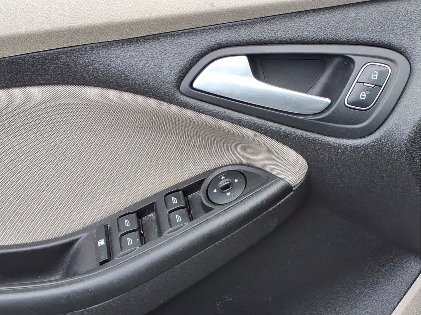 Used 2018 Ford Focus SE image 16