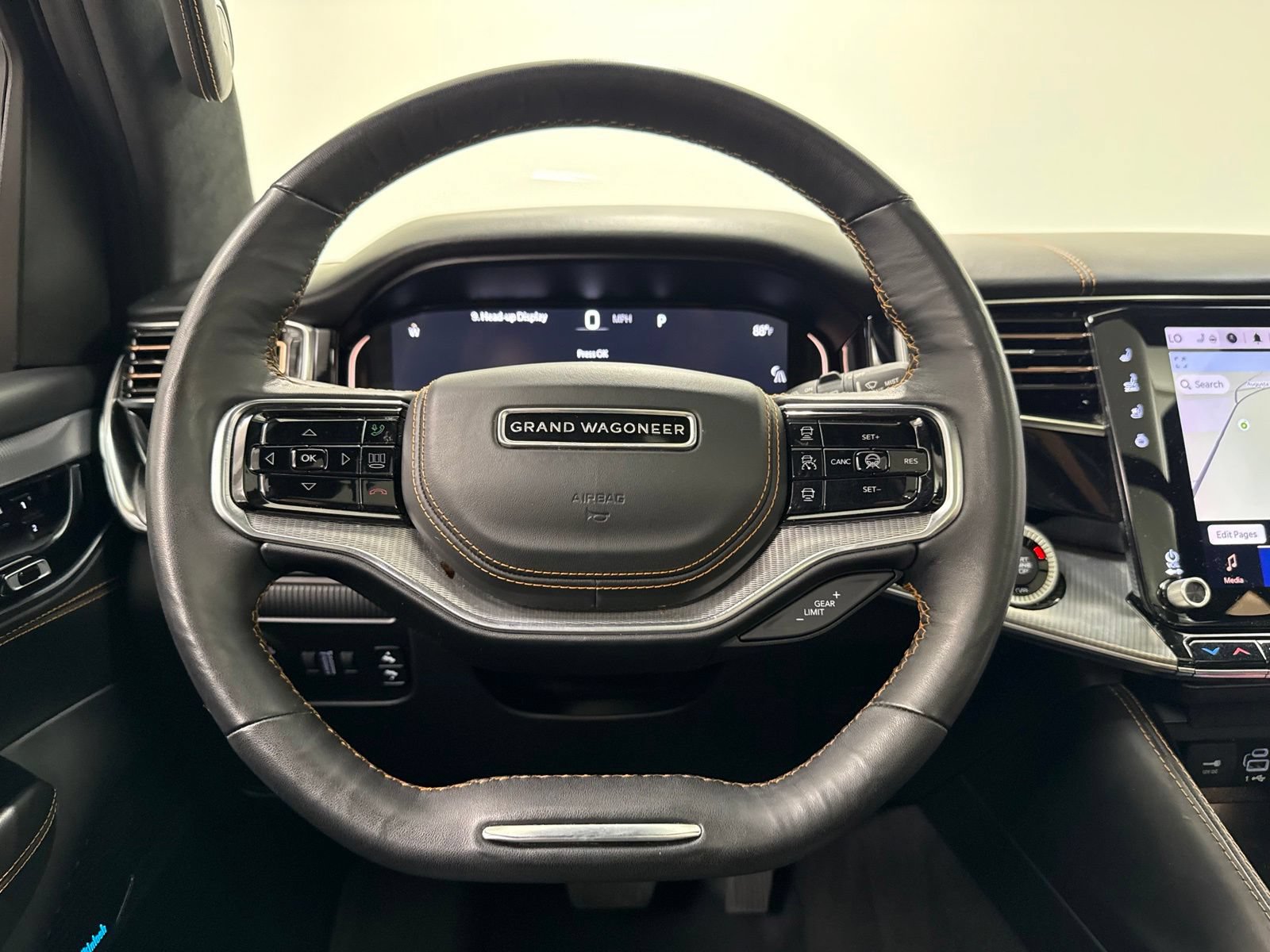 Used 2023 Jeep Grand Wagoneer Series III AWD/4WD image 27