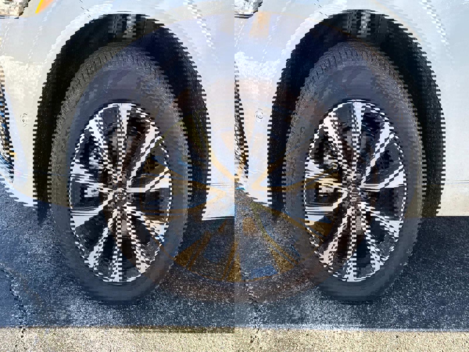 Certified 2025 Volvo XC60 B5 Plus image 10