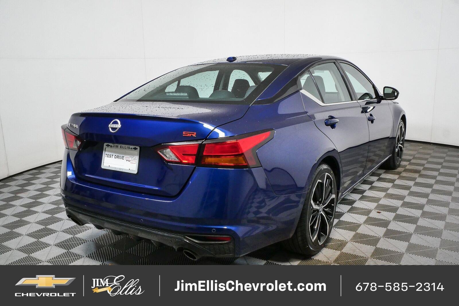 Used 2024 Nissan Altima 2.5 SR FWD image 3
