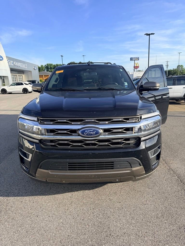 Used 2024 Ford Expedition Max King Ranch RWD image 2