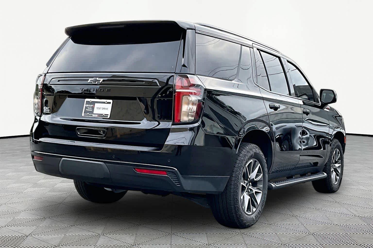 Used 2023 Chevrolet Tahoe Z71 w/ Luxury Package AWD/4WD image 25