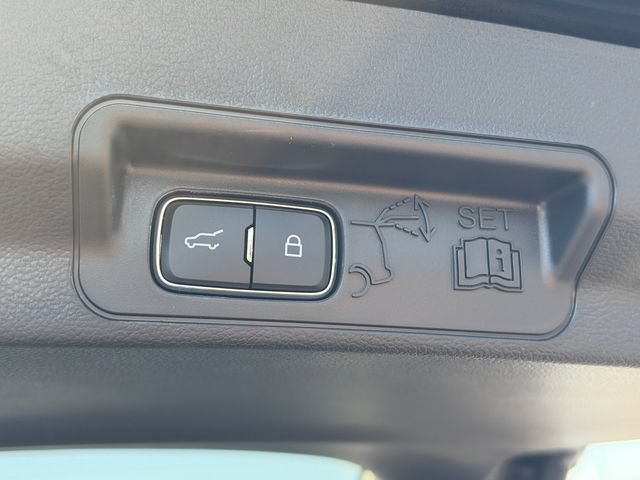 New 2026 Ford Explorer Active w/ Active Comfort Package AWD/4WD image 9
