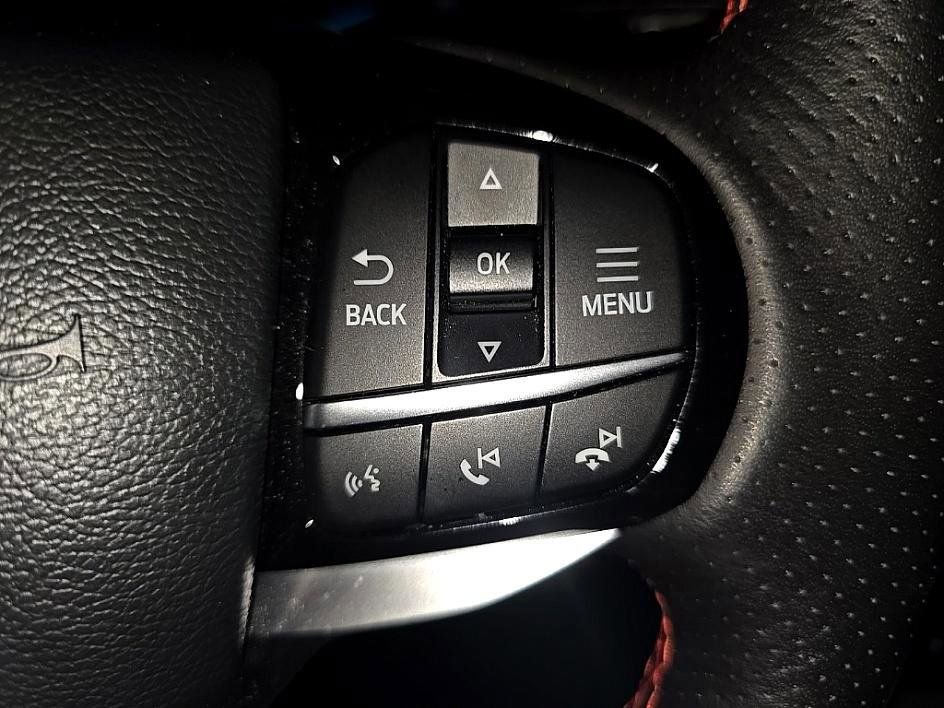 Used 2023 Ford Explorer ST-Line image 16