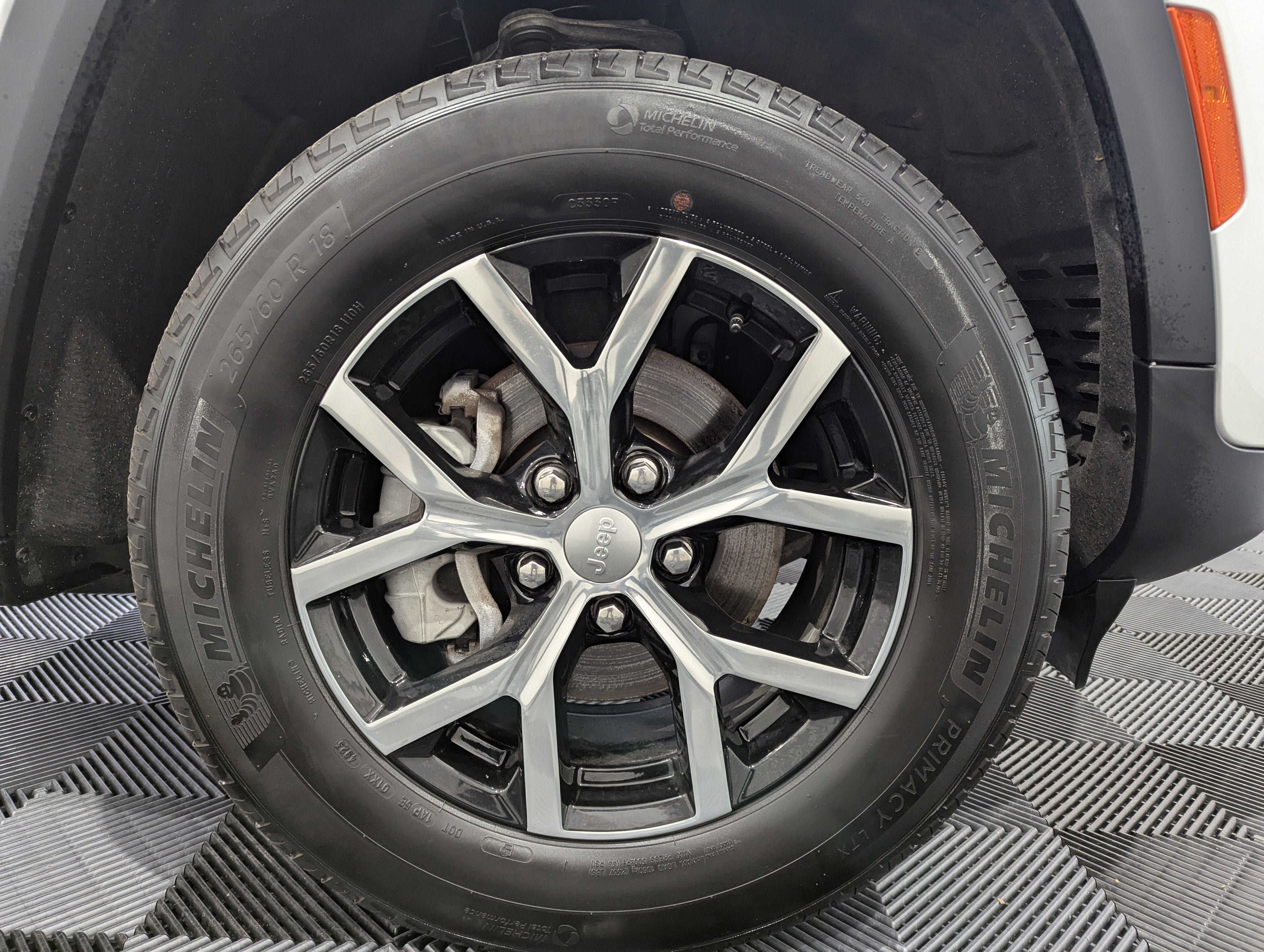 Used 2024 Jeep Grand Cherokee Limited image 6