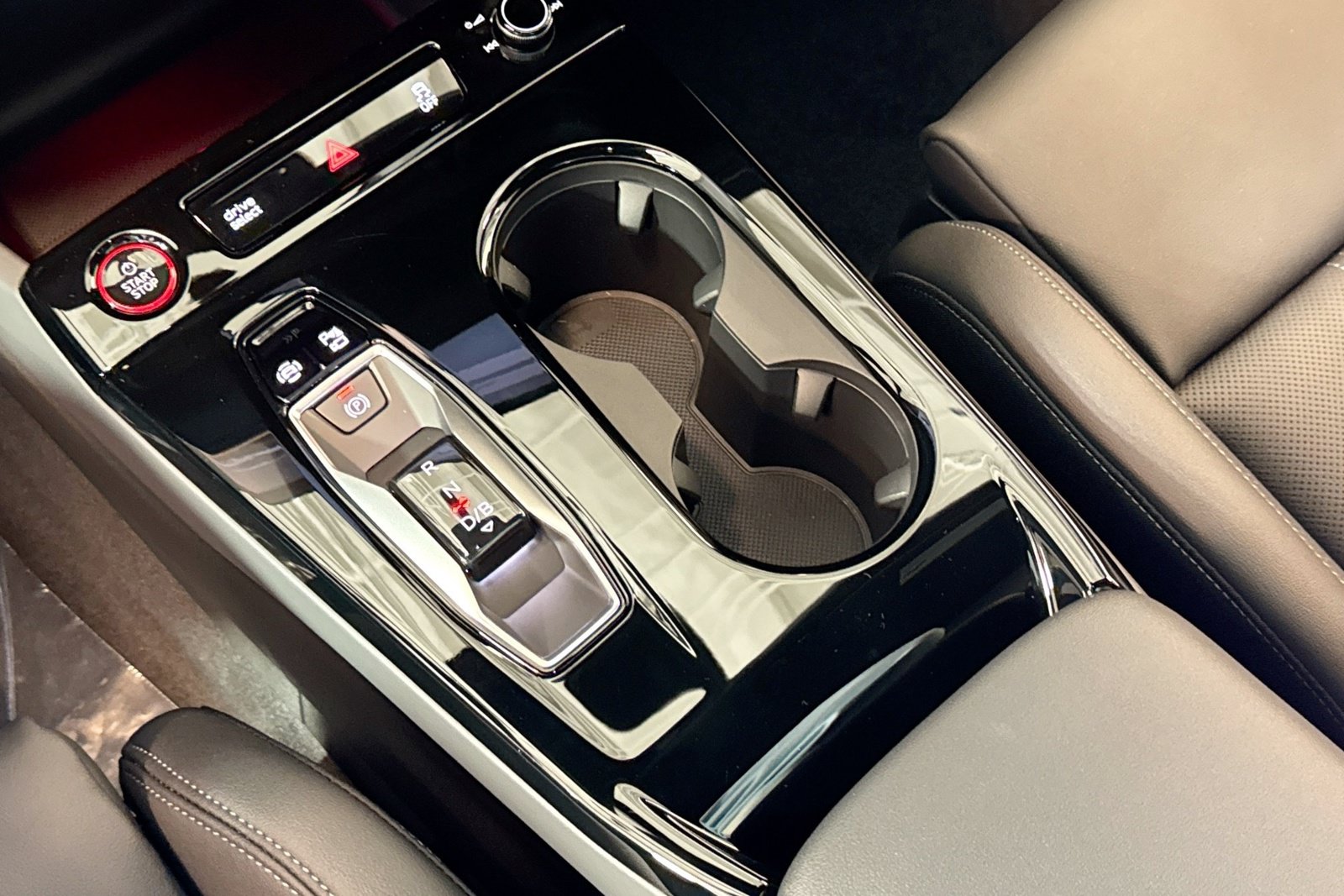 New 2027 Audi SQ6 e-tron Premium Plus AWD/4WD image 14