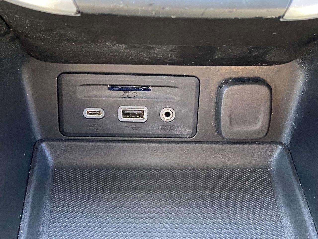 Used 2023 GMC Terrain SLT image 27