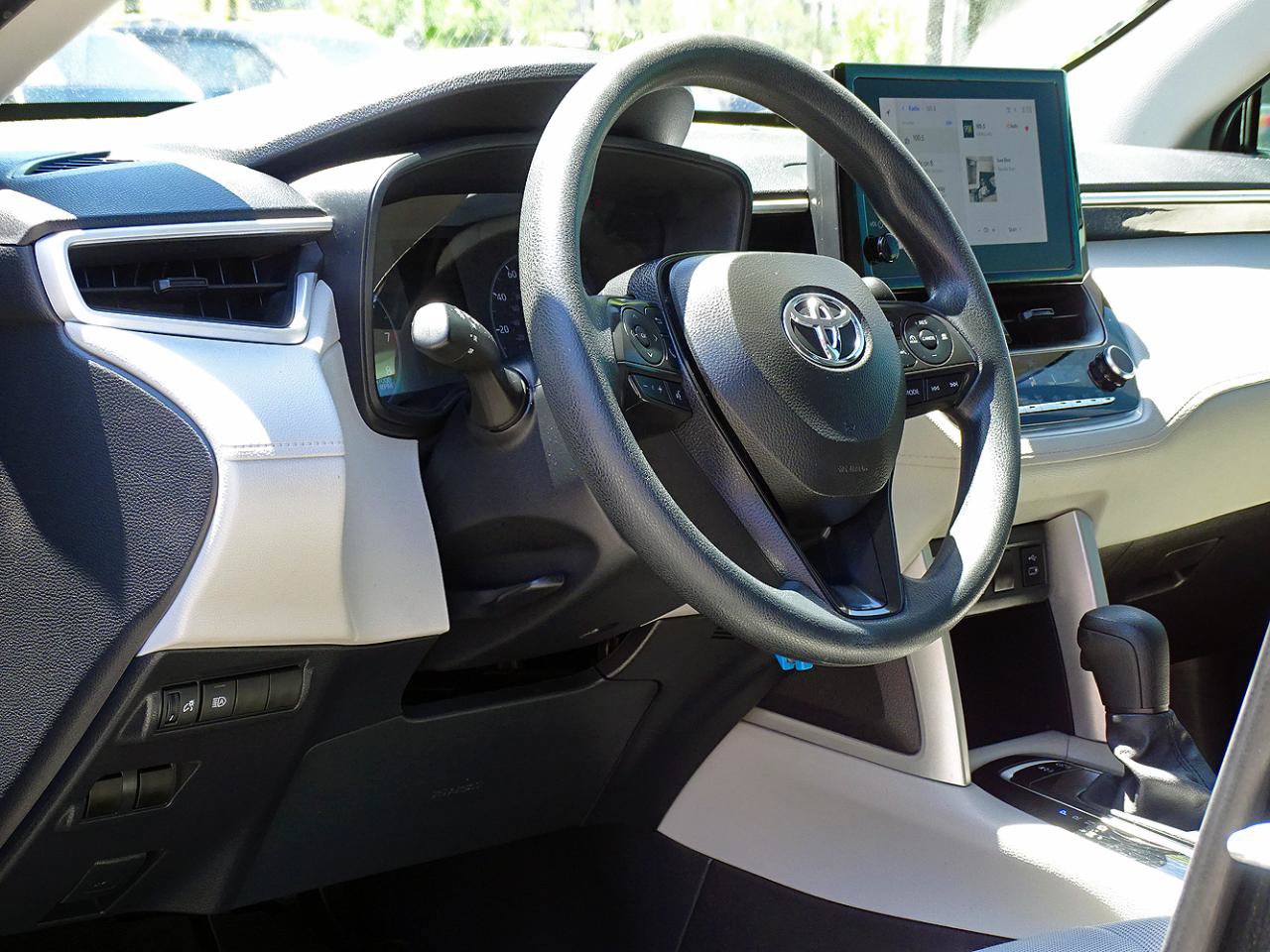 Used 2024 Toyota Corolla Cross L FWD image 20