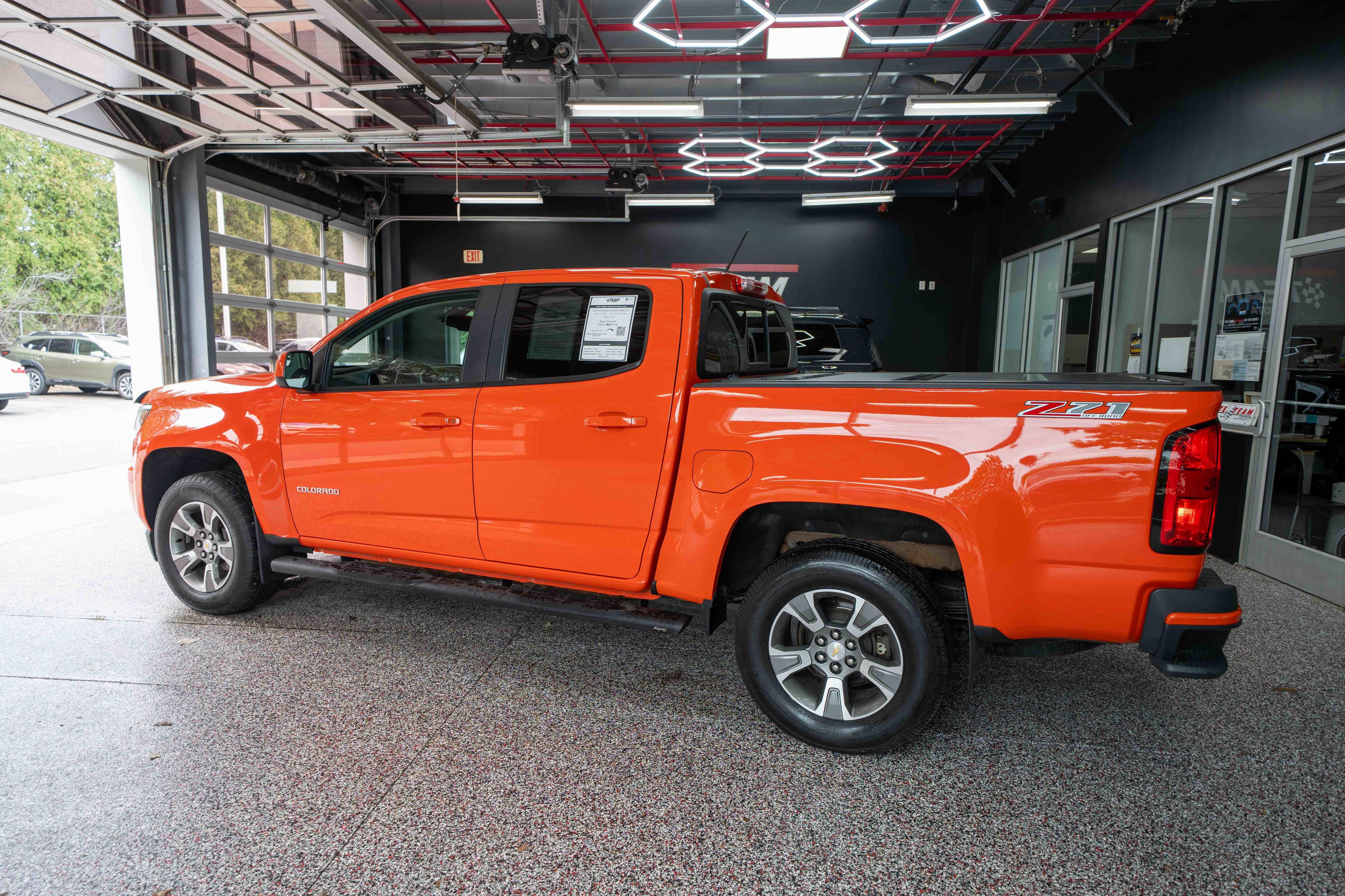 Used 2019 Chevrolet Colorado Z71 image 2