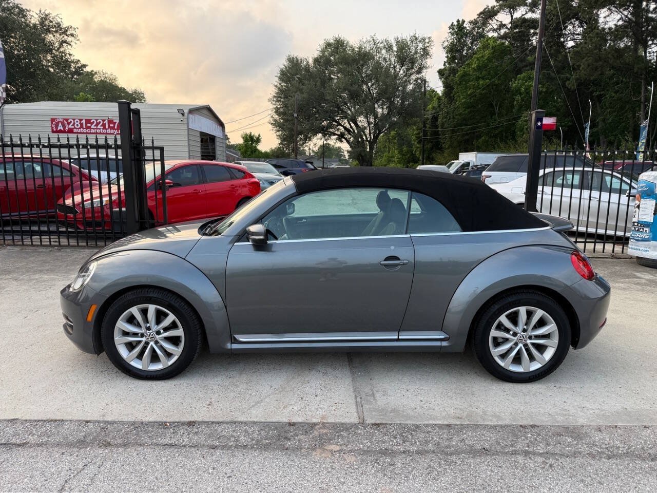 Used 2013 Volkswagen Beetle TDI FWD image 10