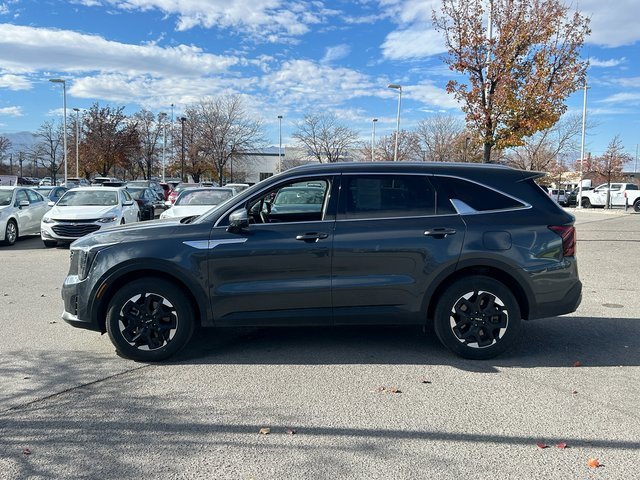 Used 2024 Kia Sorento S image 7