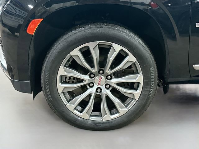 Used 2021 GMC Yukon Denali w/ Denali Premium Package image 35