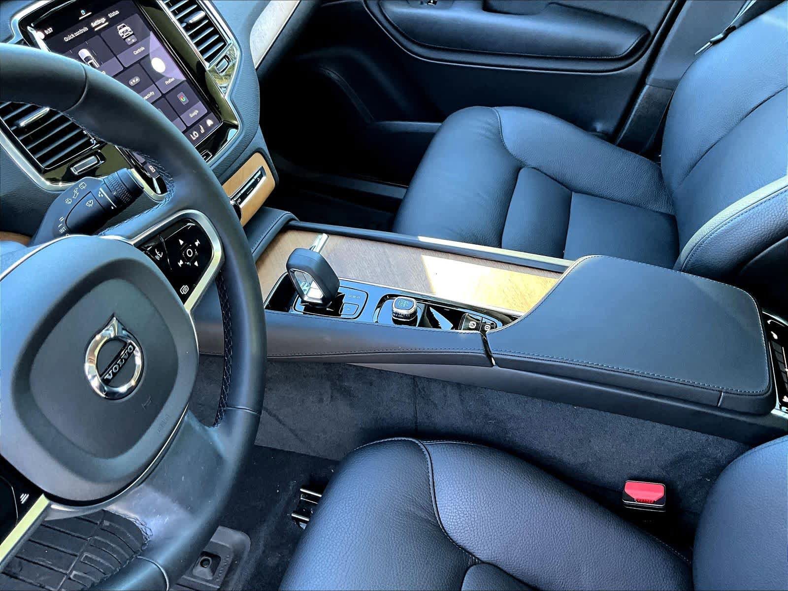 Used 2025 Volvo XC90 T8 Plus w/ Protection Package Premier image 19