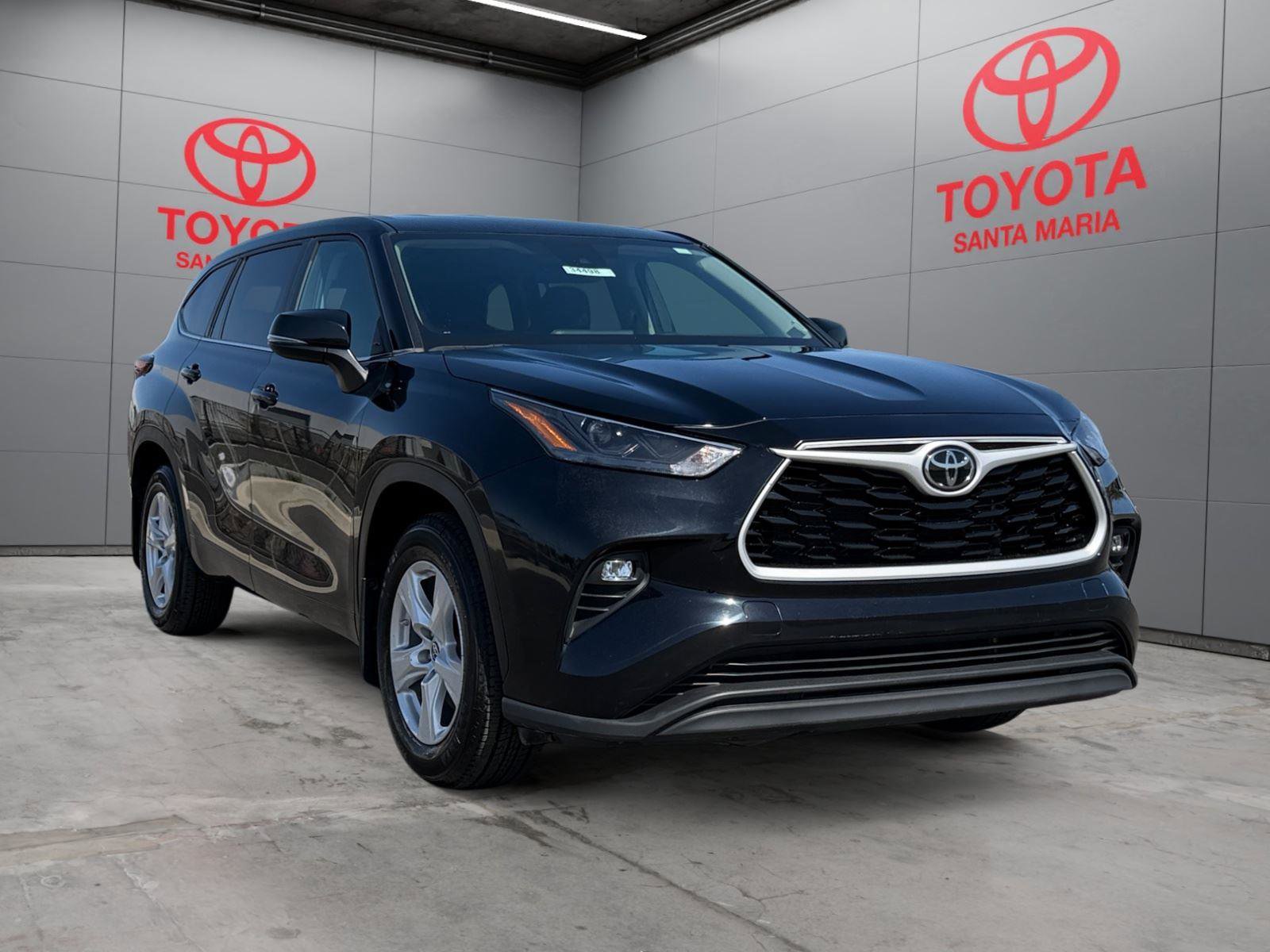 Used 2024 Toyota Highlander LE