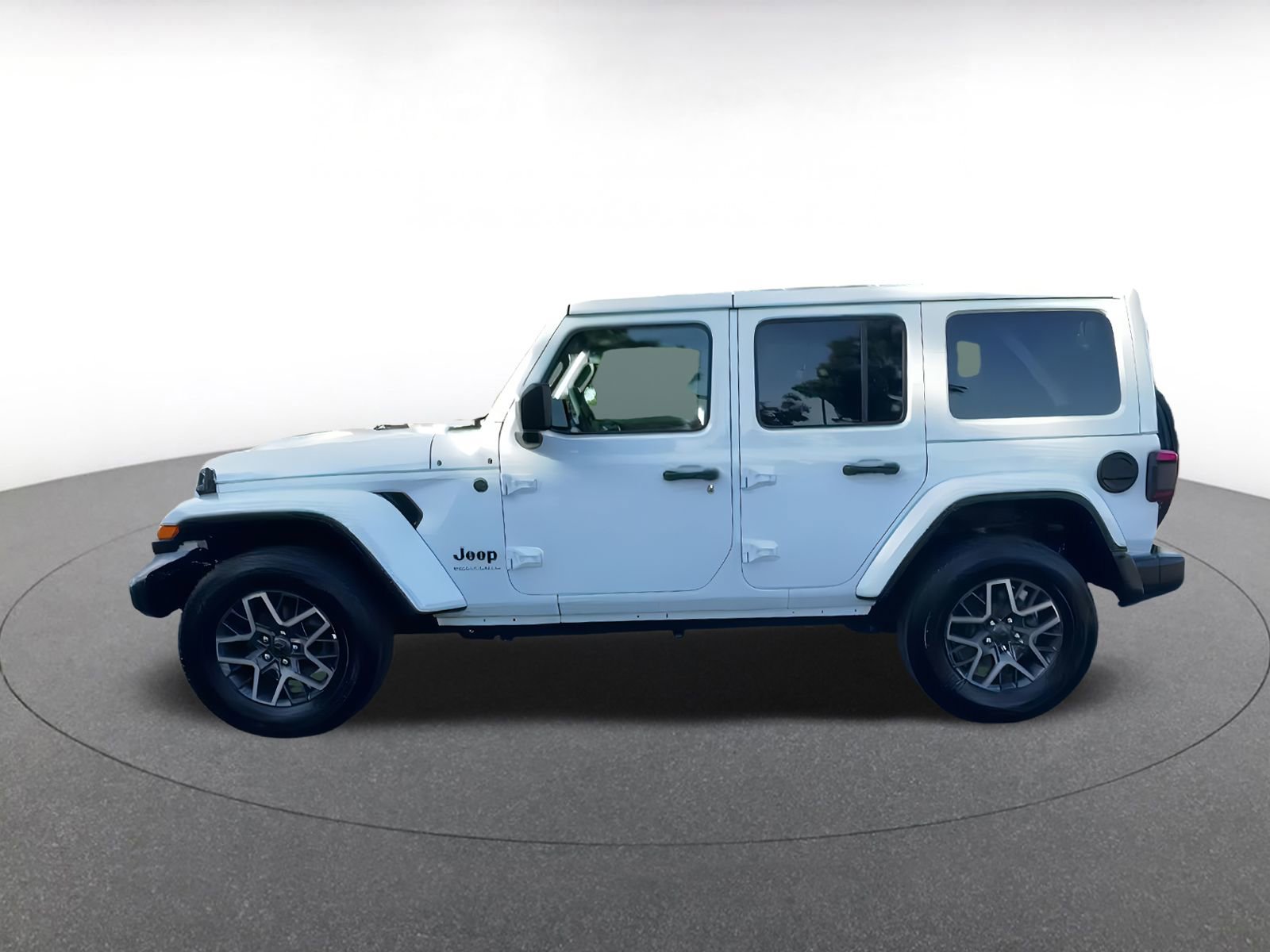 Used 2025 Jeep Wrangler Sahara image 9