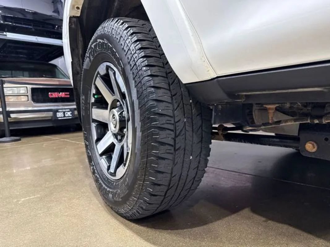 Used 2019 Toyota 4Runner TRD Off-Road AWD/4WD image 66