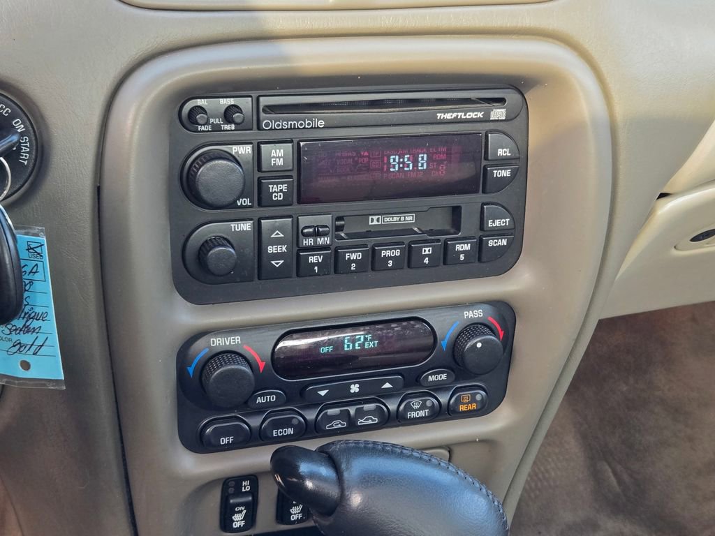 Used 2000 Oldsmobile Intrigue GLS image 33