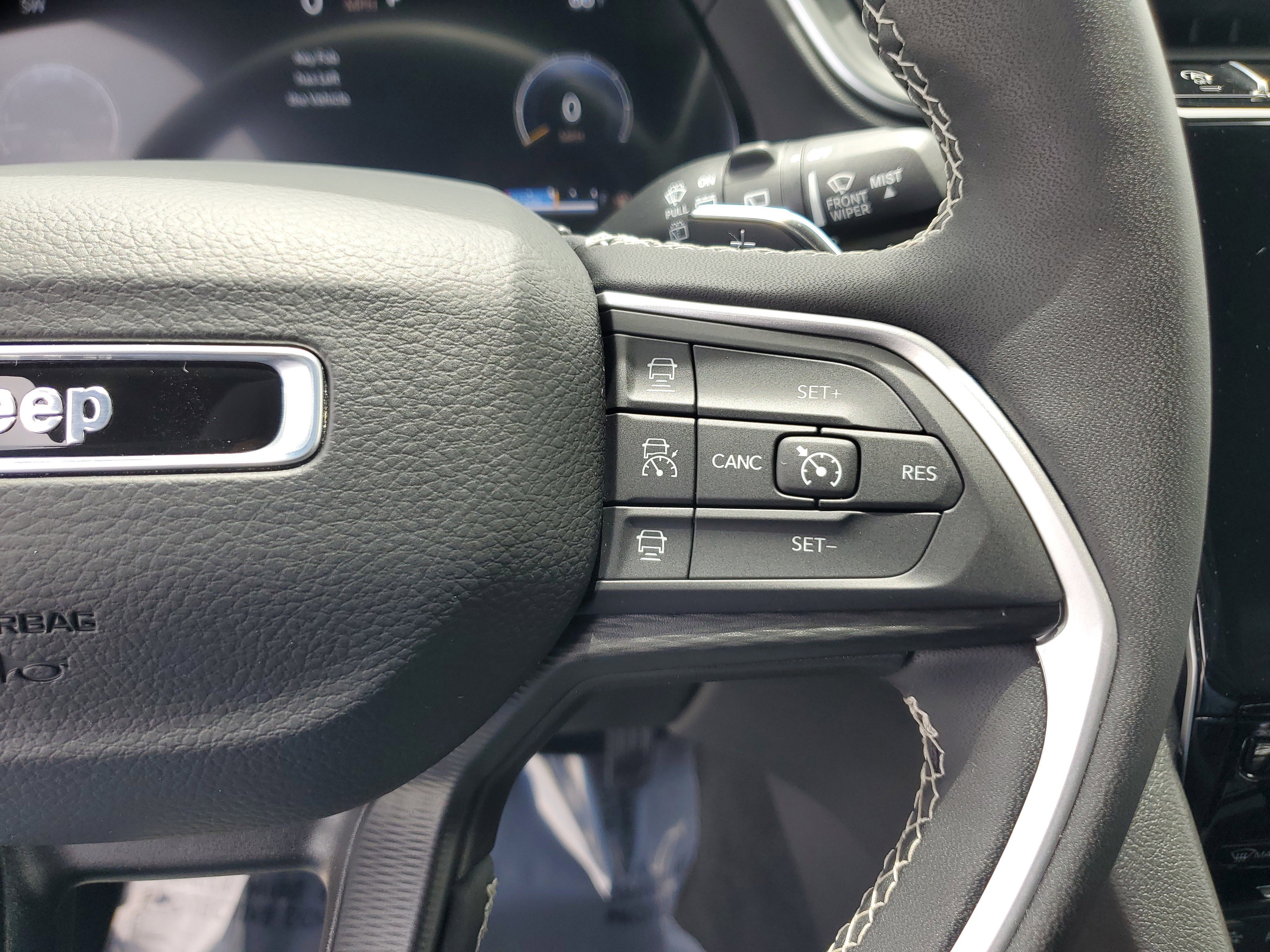 Used 2024 Jeep Grand Cherokee L Altitude image 25