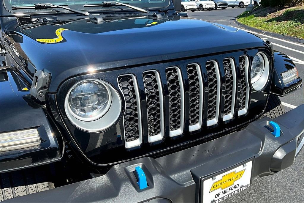 Used 2023 Jeep Wrangler Unlimited Sahara w/ Cold Weather Group image 32