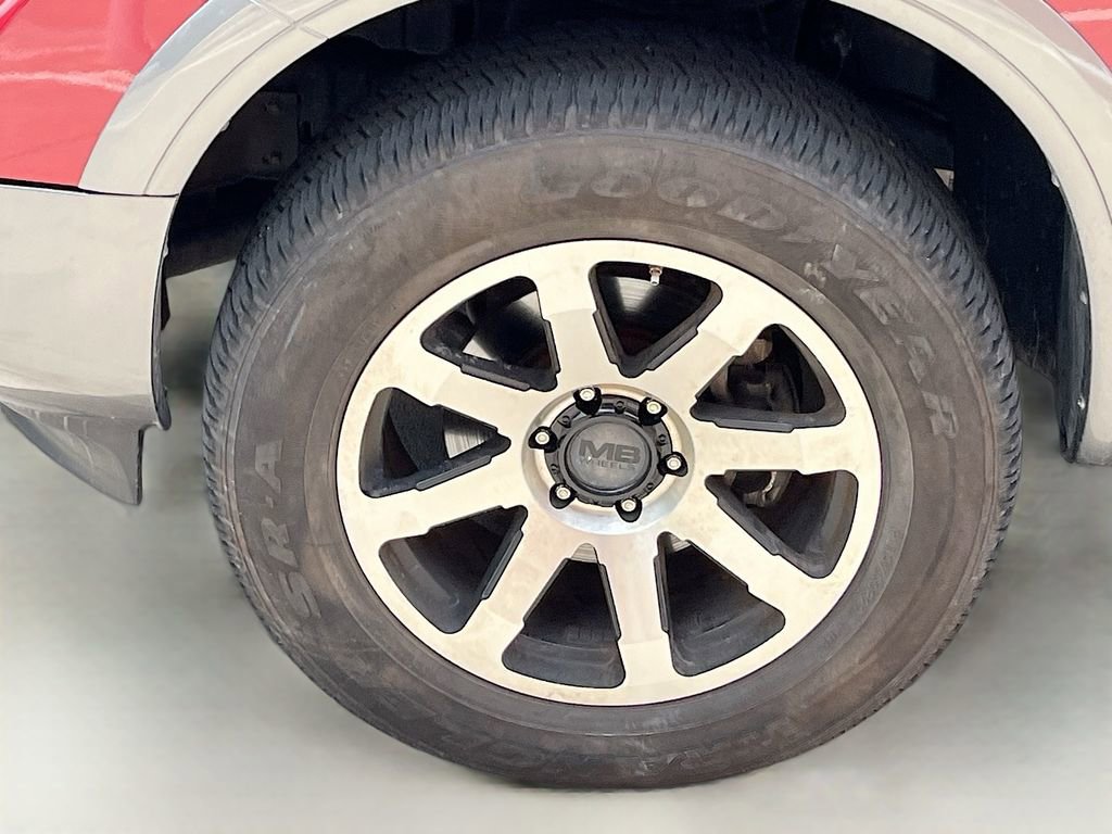 Used 2021 Nissan Titan Platinum Reserve w/ Moonroof Package image 32