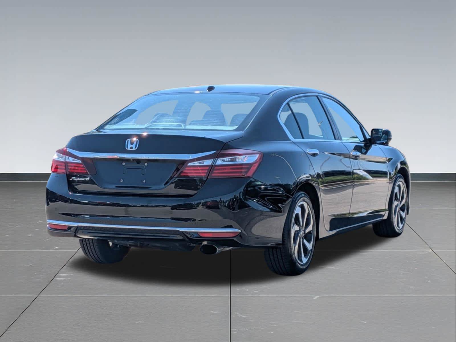 Certified 2017 Honda Accord EX-L image 5