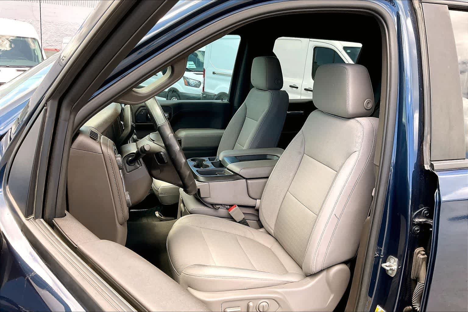 Used 2022 Chevrolet Silverado 1500 LT w/ Convenience Package II RWD image 11