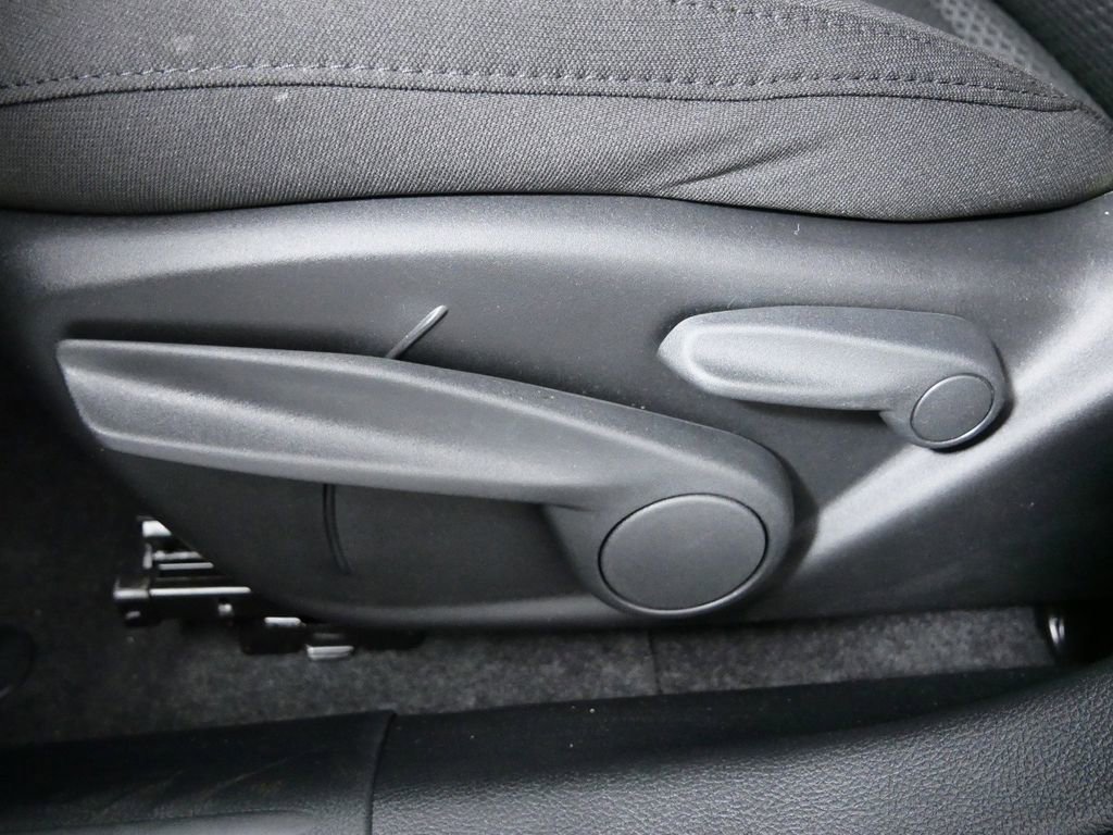 Used 2024 Jeep Compass Sport image 33