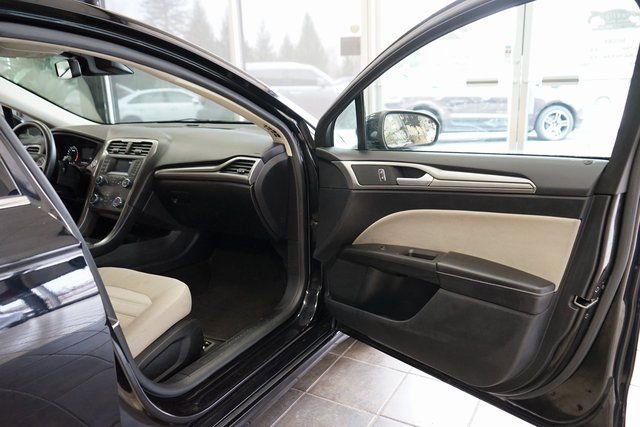 Used 2019 Ford Fusion S image 33