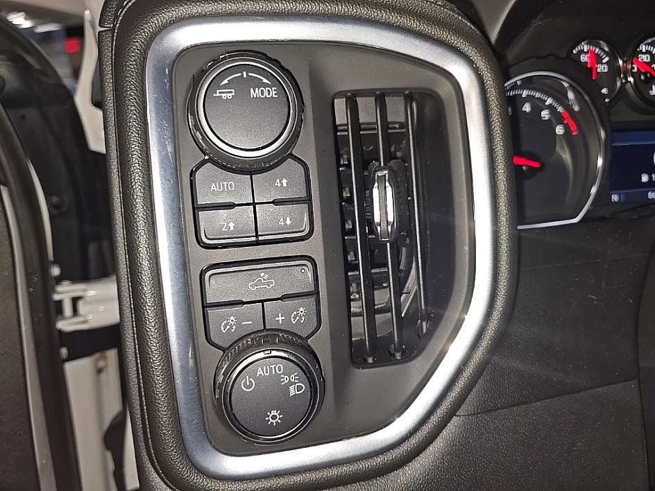 Used 2021 Chevrolet Silverado 1500 LT w/ Z71 Off-Road Package image 12