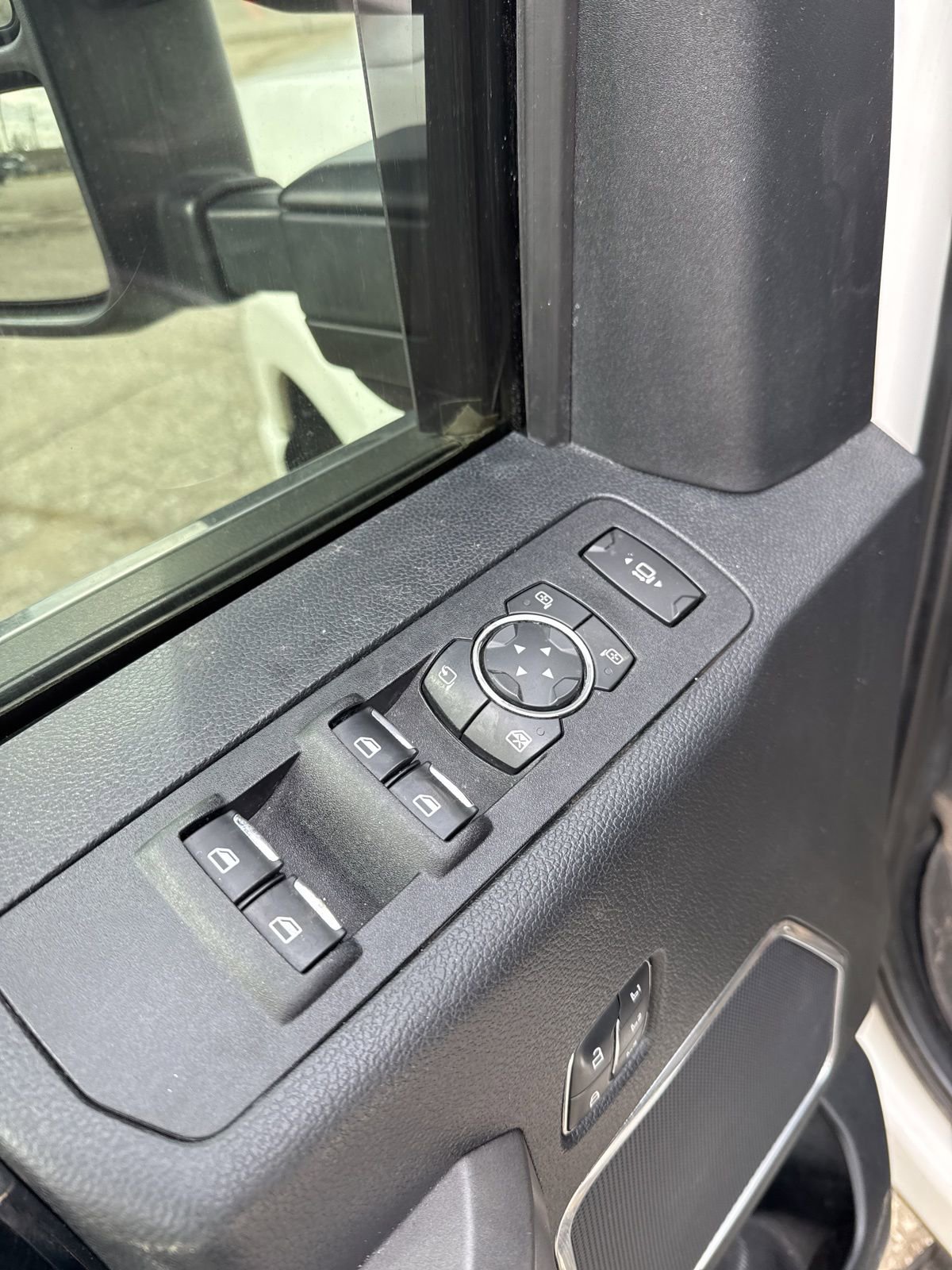 Used 2020 Ford F350 Platinum w/ FX4 Off-Road Package image 20