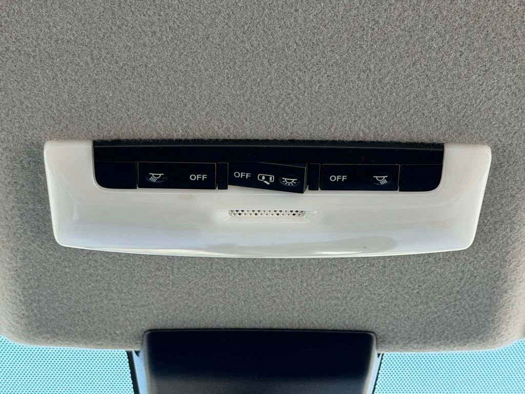 Used 2023 Nissan Kicks SV FWD image 21