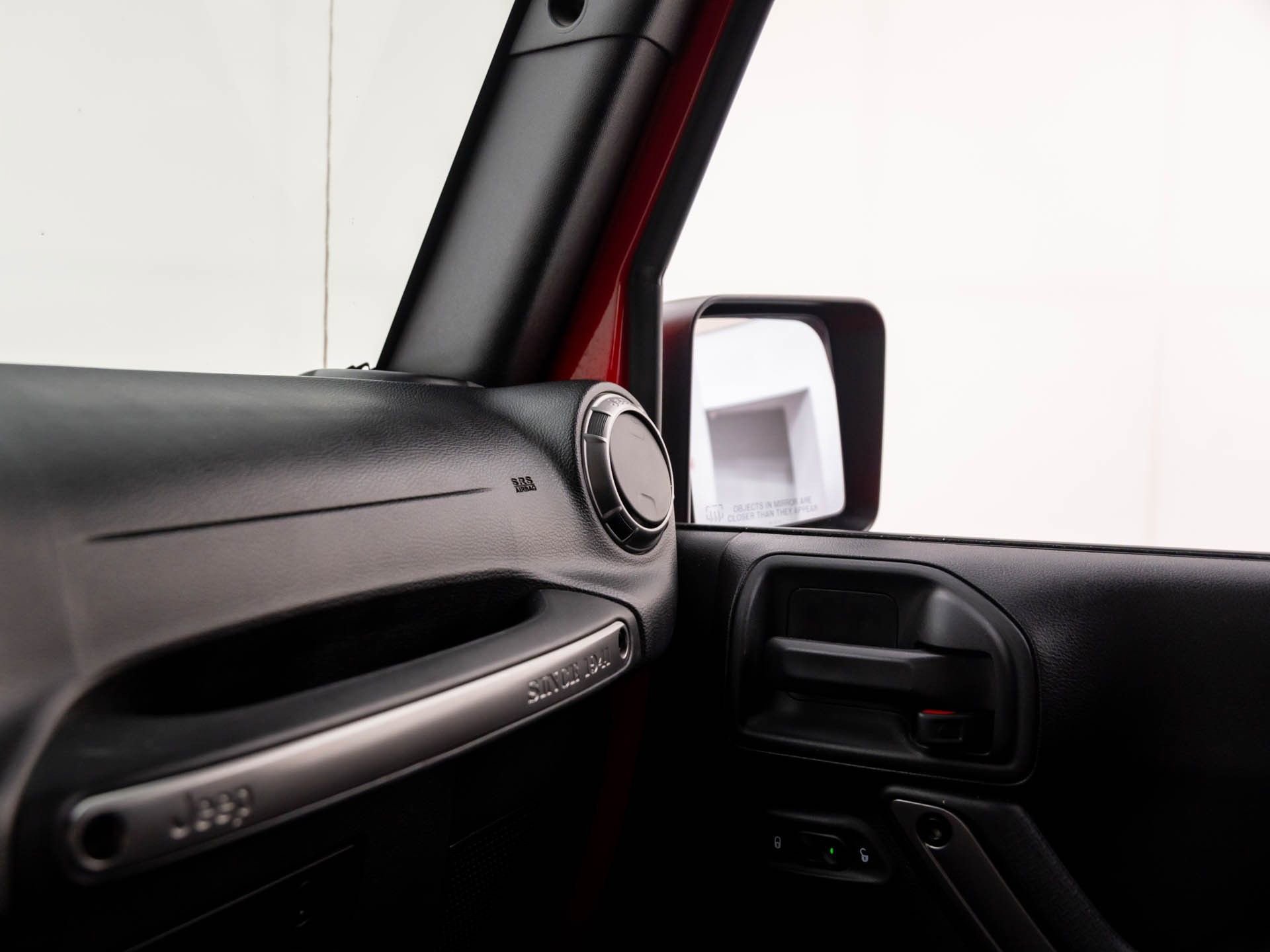 Used 2018 Jeep Wrangler Unlimited Sahara image 20