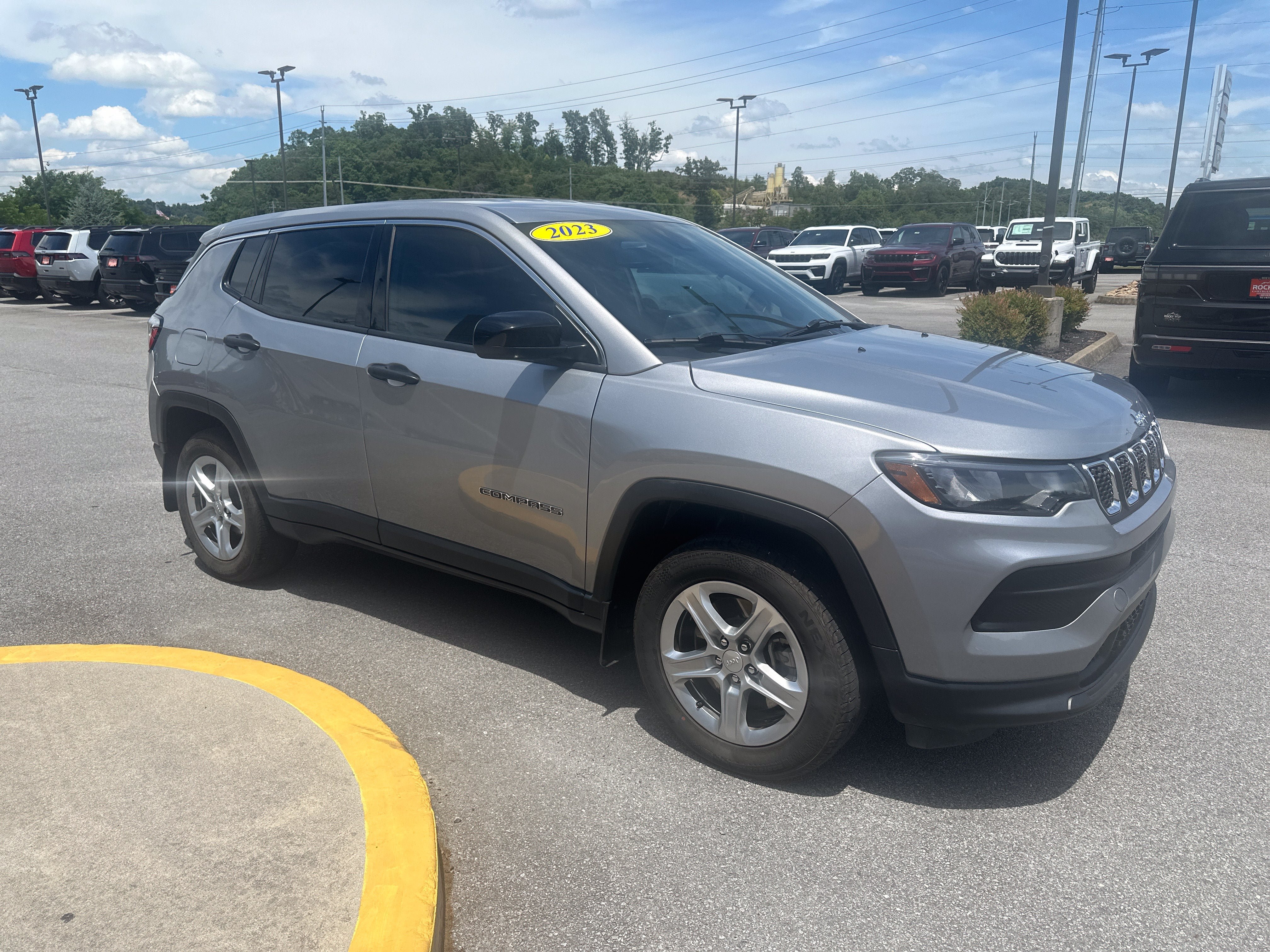 Used 2023 Jeep Compass Sport AWD/4WD image 5