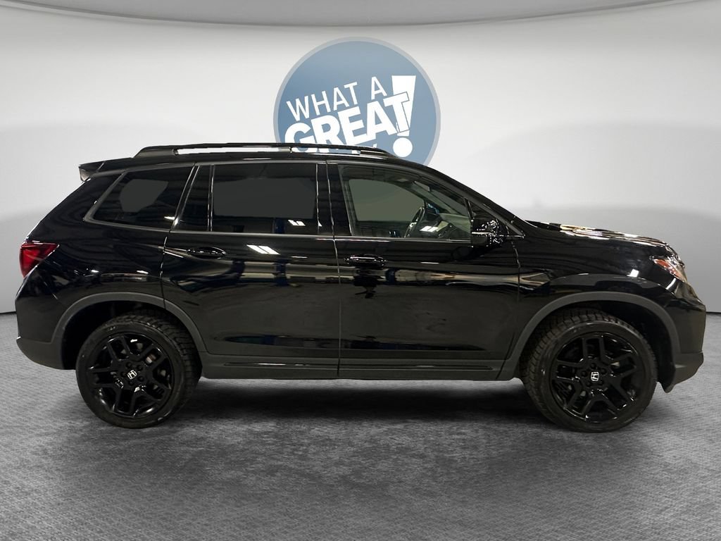 Used 2025 Honda Passport Black Edition image 2