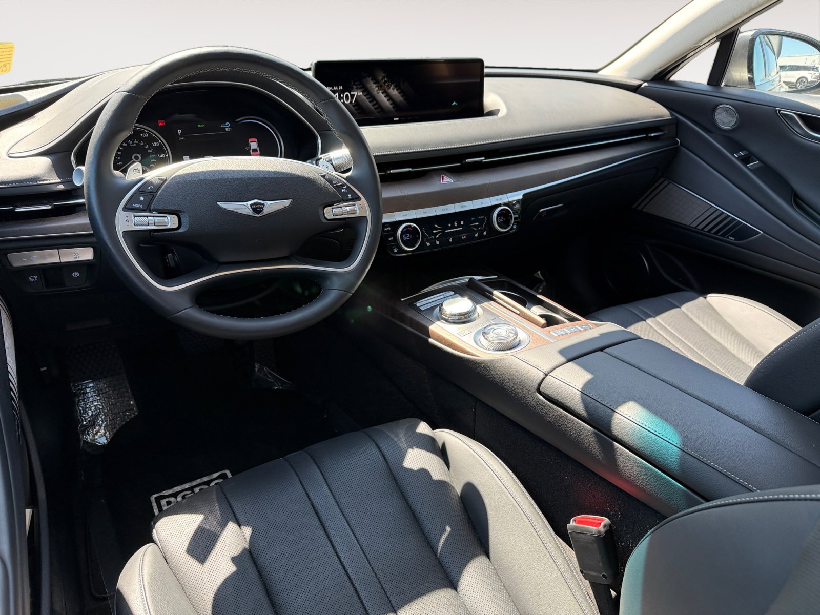 Used 2024 Genesis G80 image 15