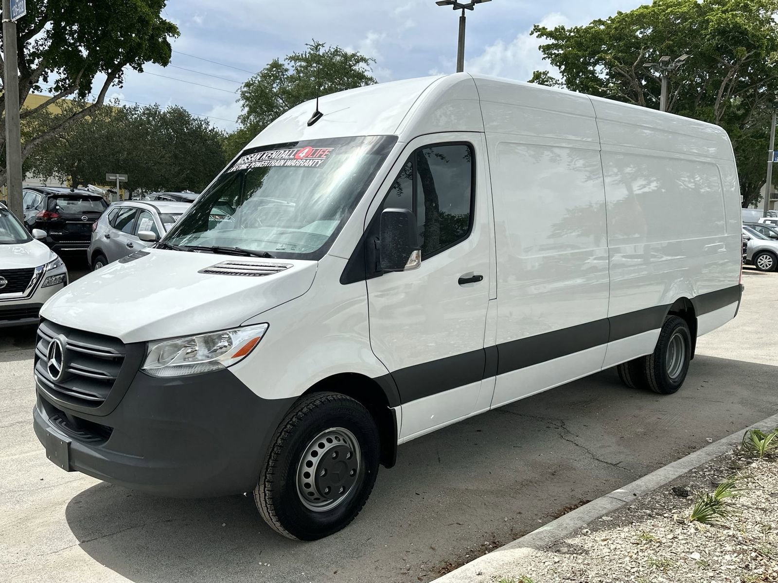 Used 2023 Mercedes-Benz Sprinter 3500 image 6