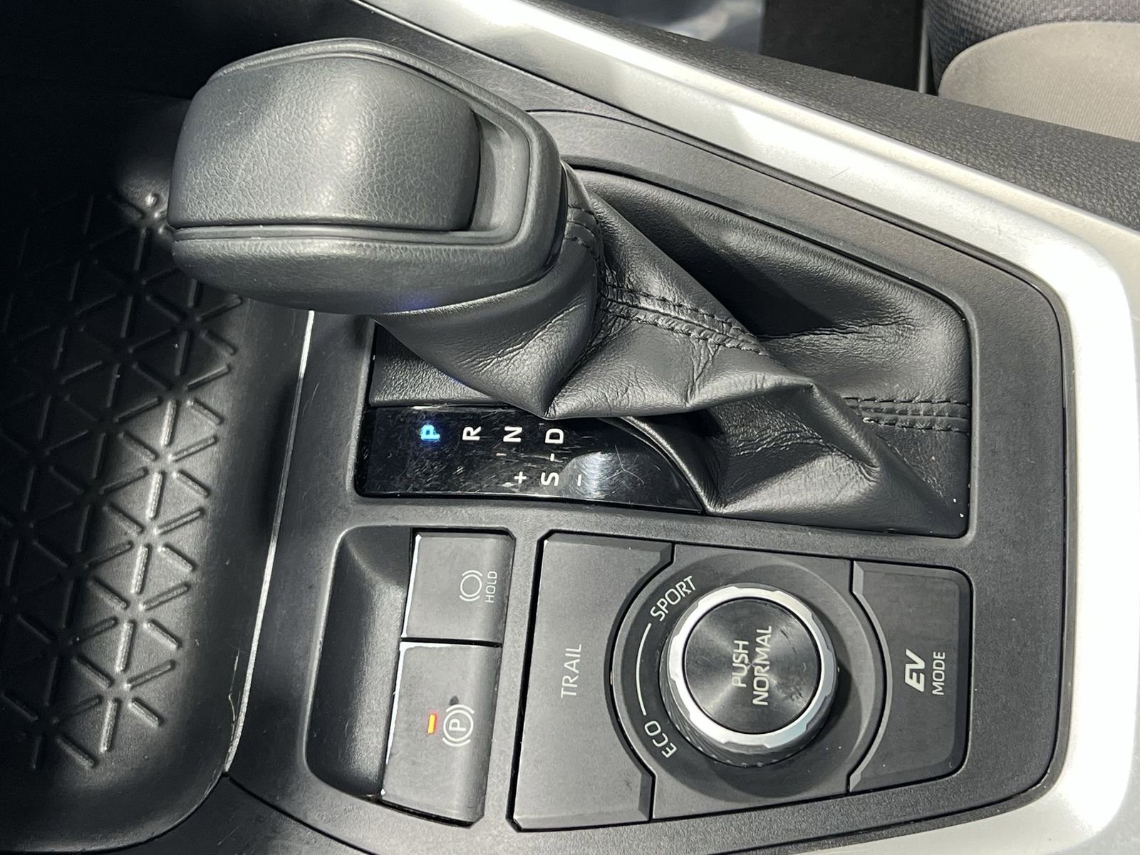 Used 2019 Toyota RAV4 XLE w/ Convenience Package image 20