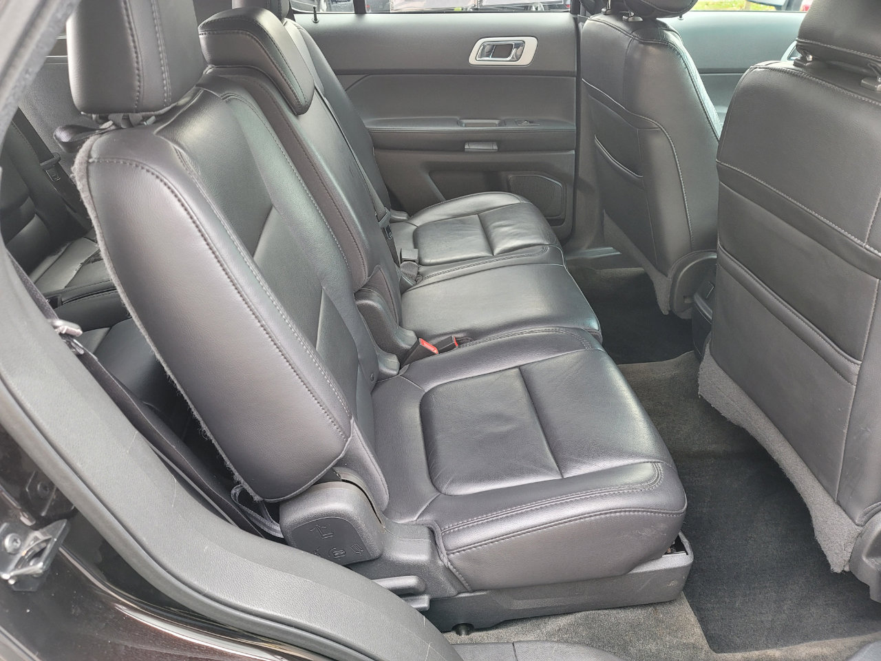 Used 2013 Ford Explorer XLT image 12