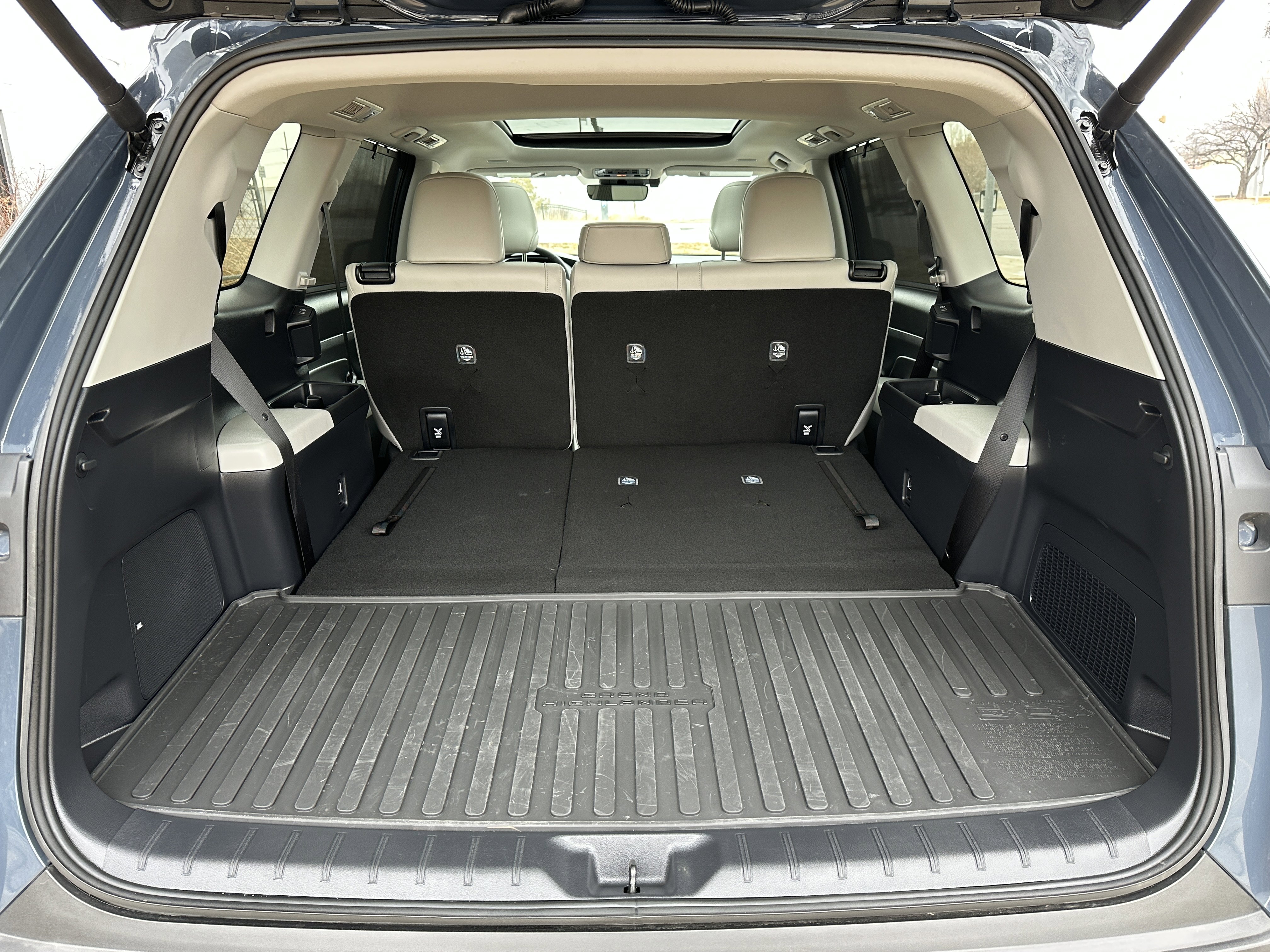 Used 2025 Toyota Grand Highlander AWD image 31