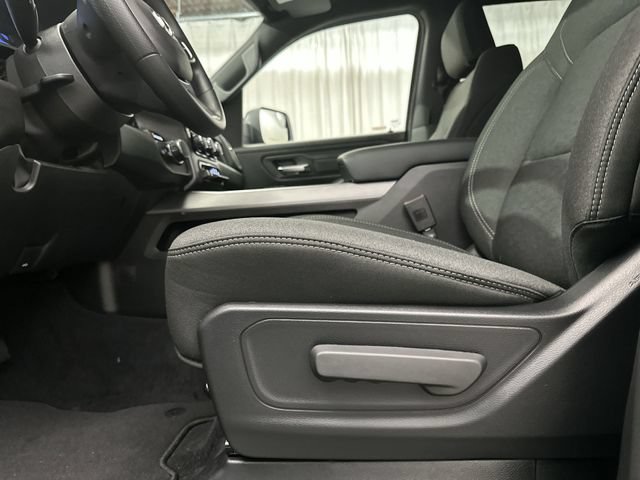 New 2027 RAM 1500 Express AWD/4WD image 16