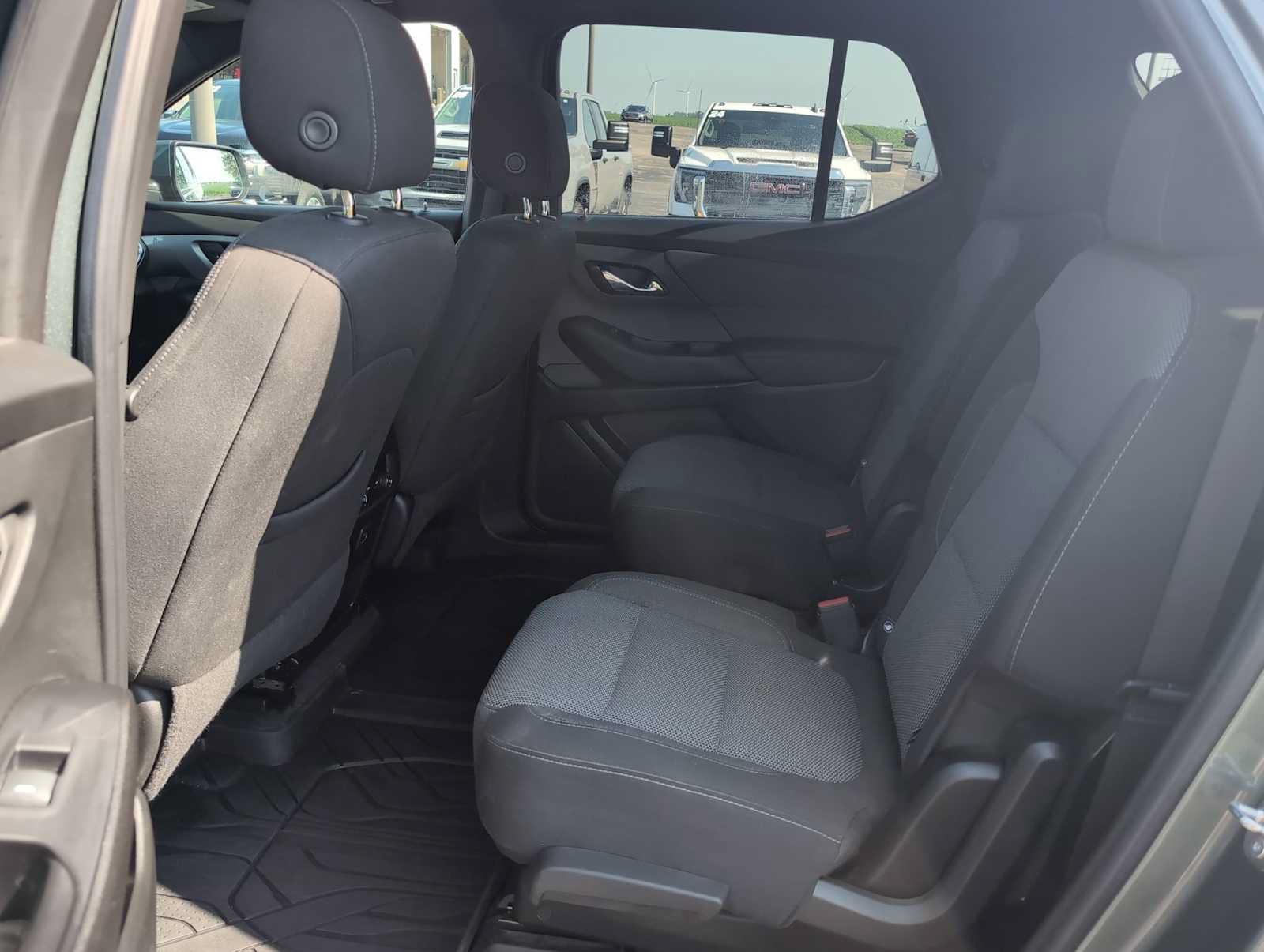 Used 2023 Chevrolet Traverse LT FWD image 24