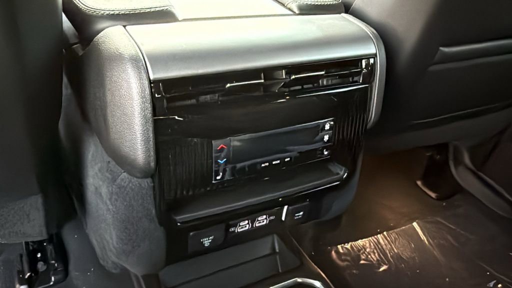 New 2026 Jeep Grand Wagoneer Limited image 13