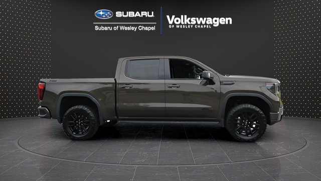 Used 2023 GMC Sierra 1500 AT4 w/ Technology Package AWD/4WD image 10