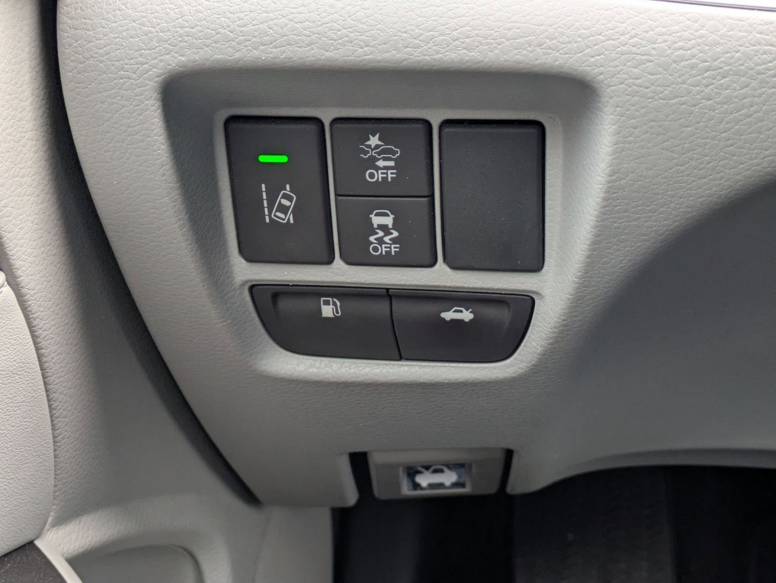 Used 2018 Acura TLX w/ Technology Package image 18