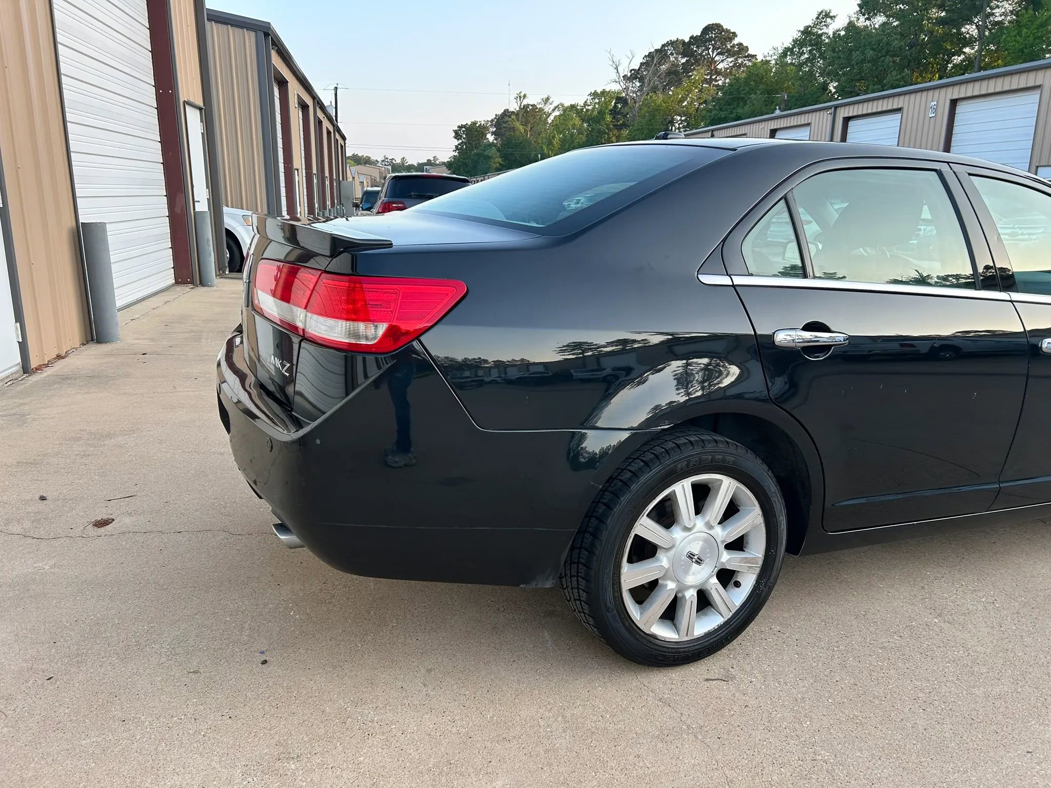 Used 2010 Lincoln MKZ FWD image 7