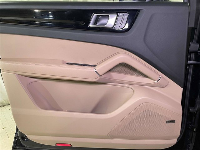 Used 2022 Porsche Cayenne Platinum Edition w/ Premium Package Plus image 37