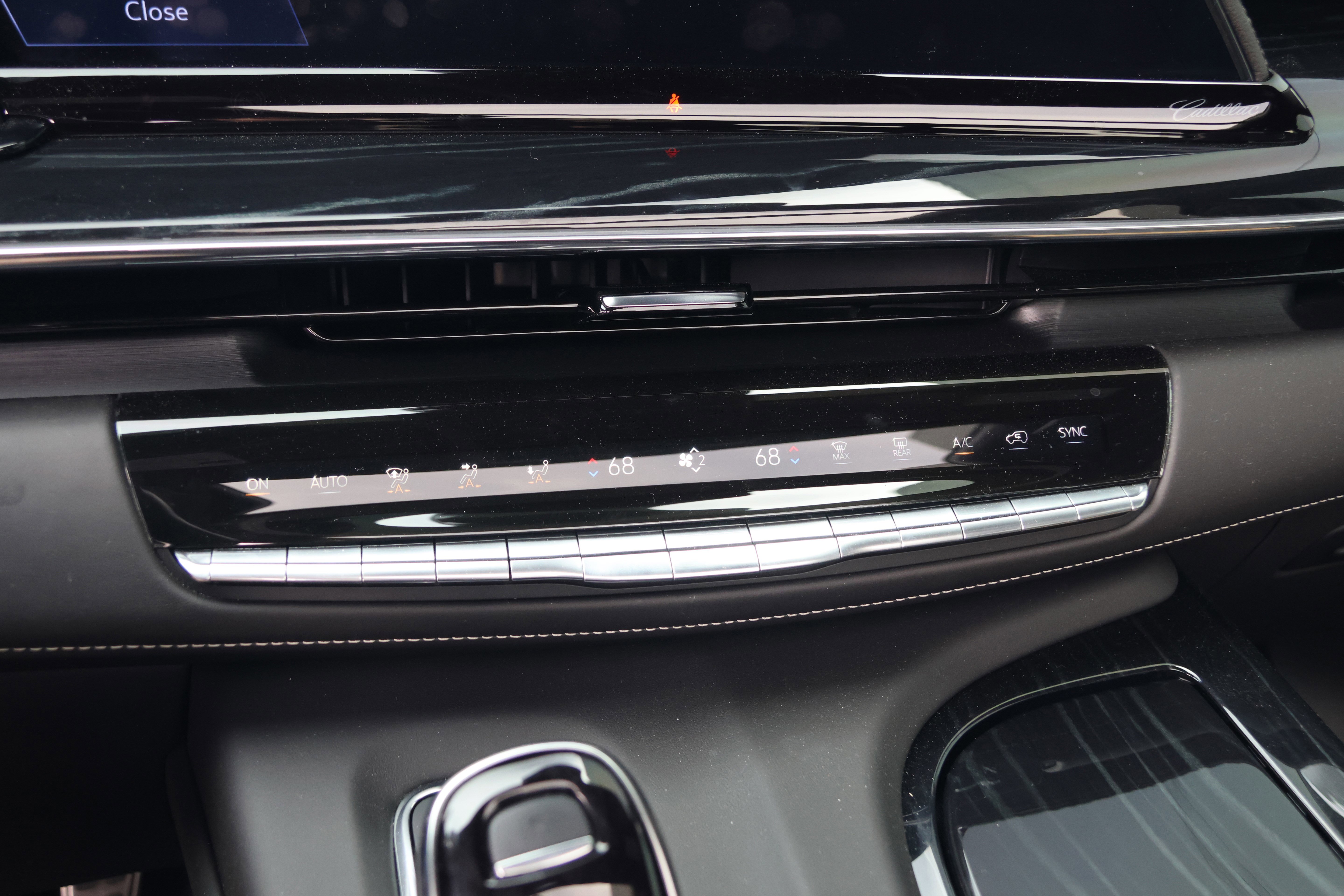 Used 2024 Cadillac Escalade V w/ LPO, ONYX Package AWD/4WD image 31