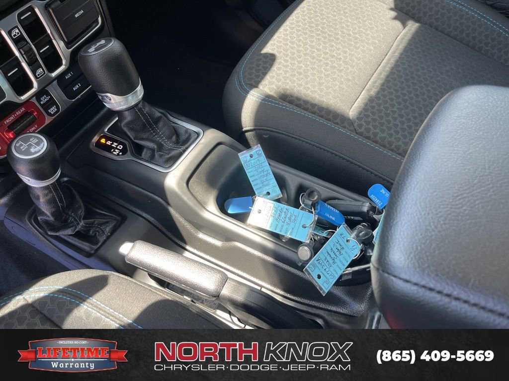 Used 2025 Jeep Wrangler Unlimited Rubicon 4xe w/ Safety Group AWD/4WD image 11